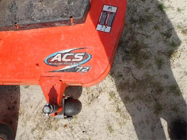 Image of Kubota ZD1211 equipment image 3