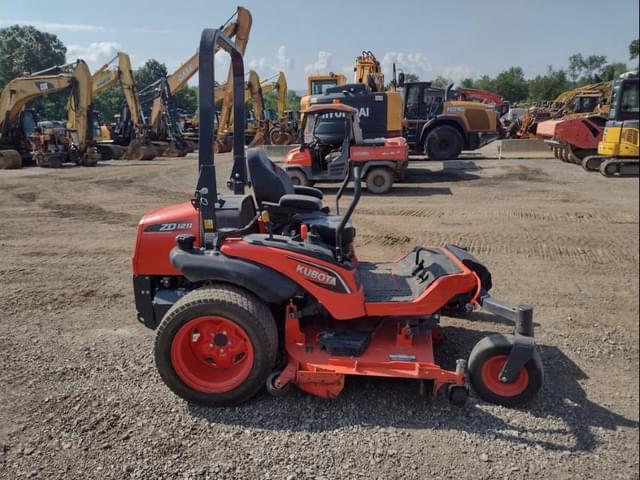 Image of Kubota ZD1211 equipment image 2