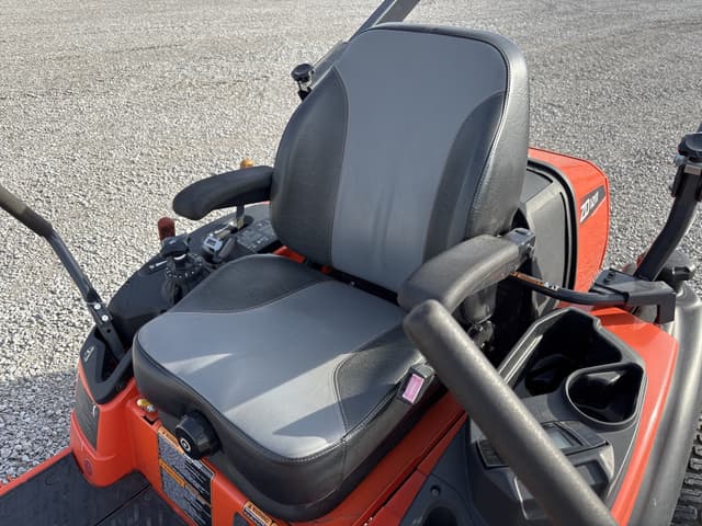 Image of Kubota ZD1211 equipment image 3