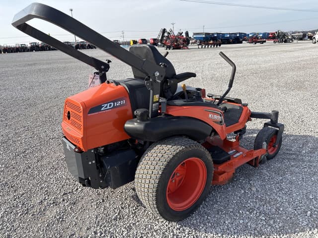 Image of Kubota ZD1211 equipment image 2