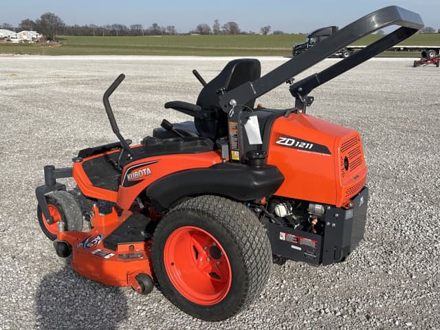 Image of Kubota ZD1211 equipment image 4