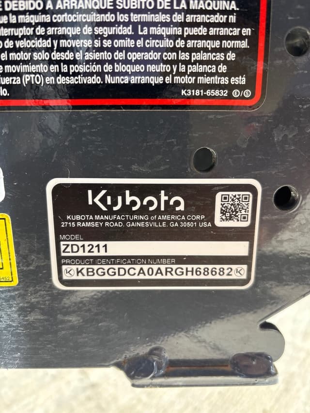Image of Kubota ZD1211 equipment image 2