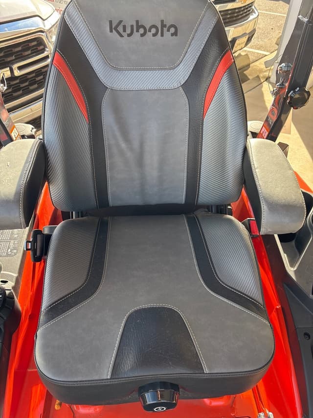 Image of Kubota ZD1211 equipment image 1