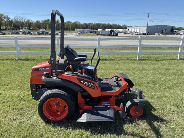 Image of Kubota ZD1211 equipment image 1