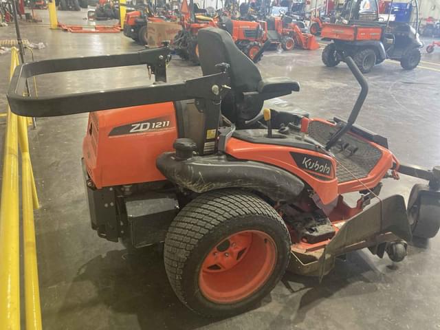 Image of Kubota ZD1211 equipment image 2
