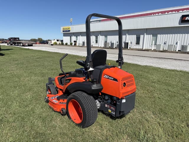 Image of Kubota ZD1211 equipment image 4