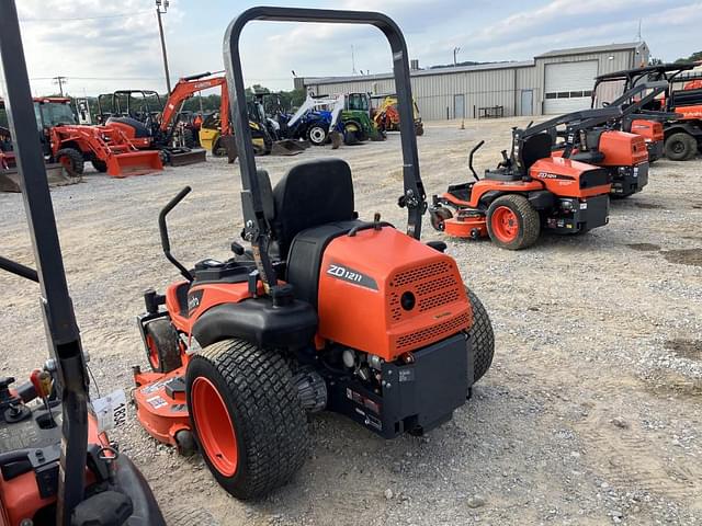 Image of Kubota ZD1211 equipment image 3