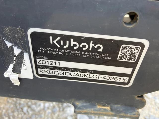 Image of Kubota ZD1211 equipment image 4