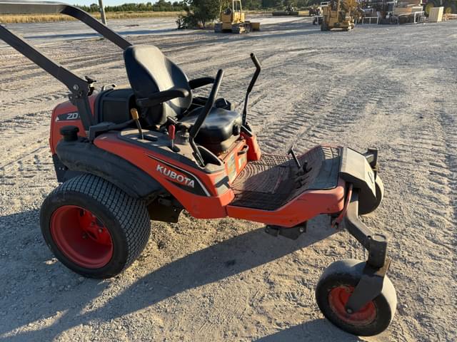 Image of Kubota ZD1211 equipment image 4