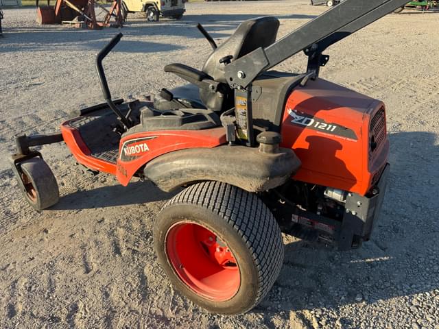 Image of Kubota ZD1211 equipment image 1