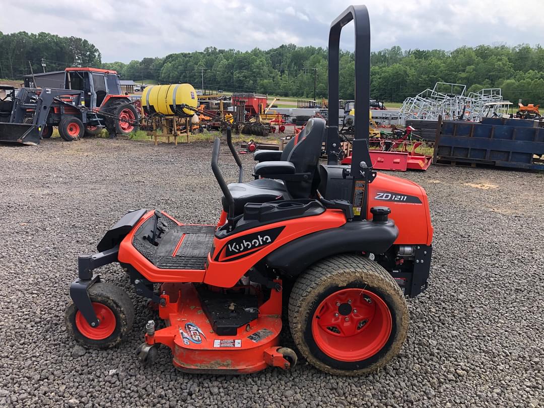 Image of Kubota ZD1211 Primary image