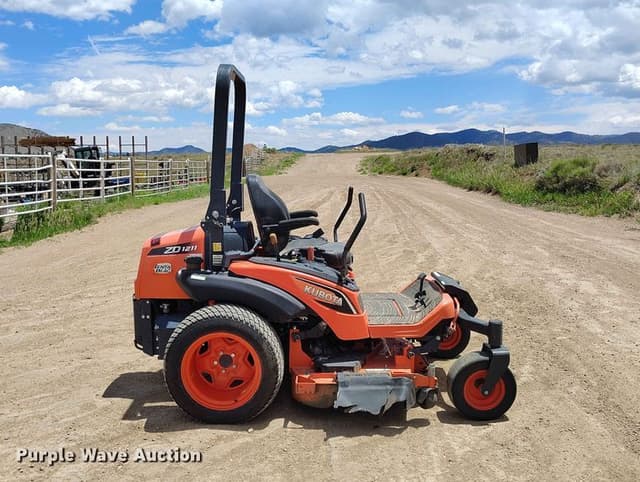 Image of Kubota ZD1211 equipment image 3