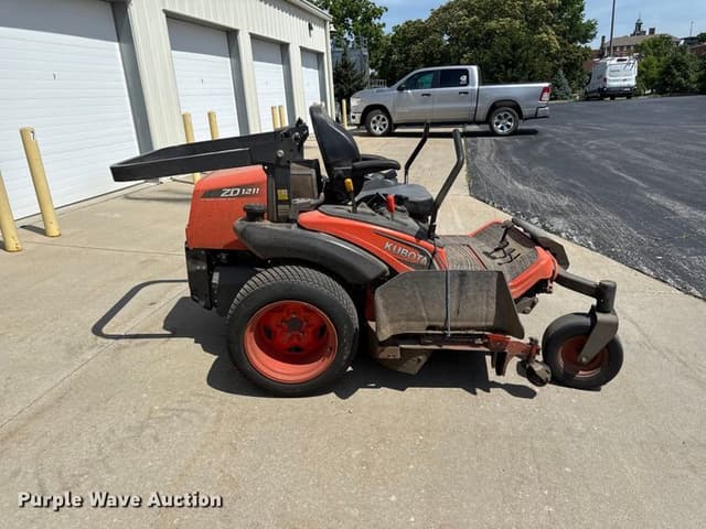 Image of Kubota ZD1211 equipment image 3