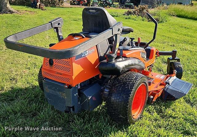 Image of Kubota ZD1211 equipment image 4