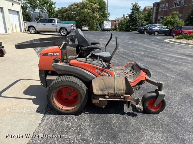 Image of Kubota ZD1211 equipment image 3