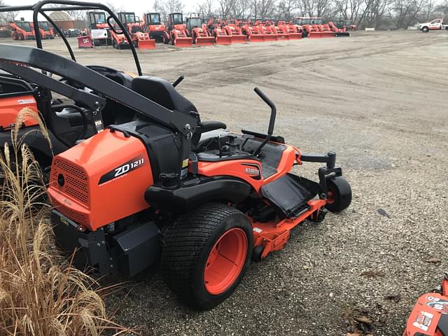 Image of Kubota ZD1211 equipment image 3