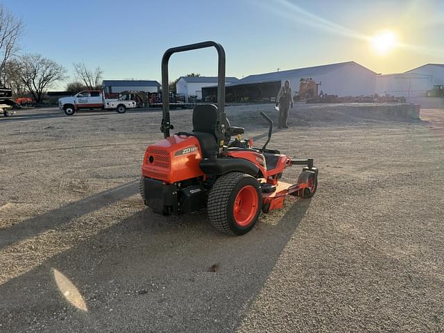 Image of Kubota ZD1211L equipment image 4