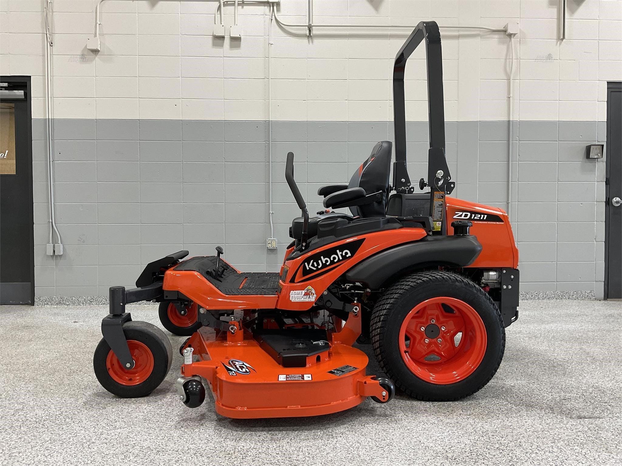 Kubota ZD1211L Equipment Image0