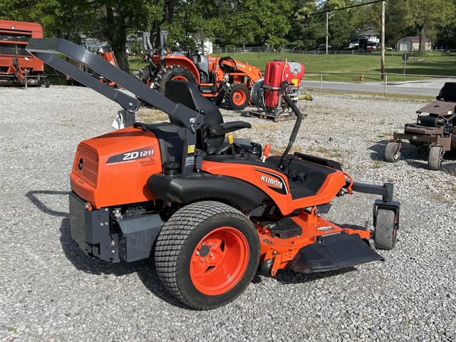 Image of Kubota ZD1211L equipment image 2