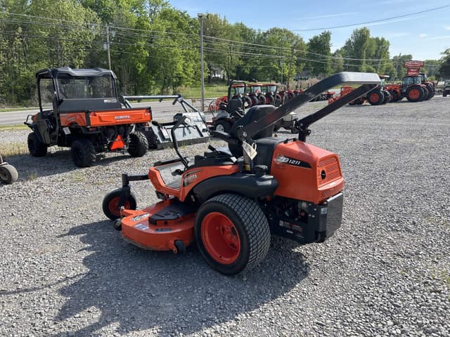 Image of Kubota ZD1211L equipment image 4