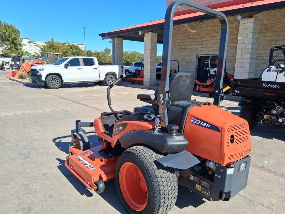 Image of Kubota ZD1211L Image 0