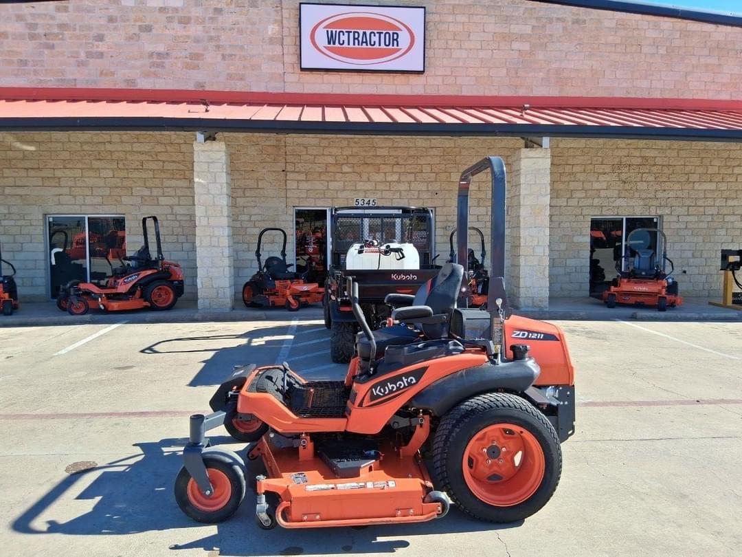 Image of Kubota ZD1211L Image 0