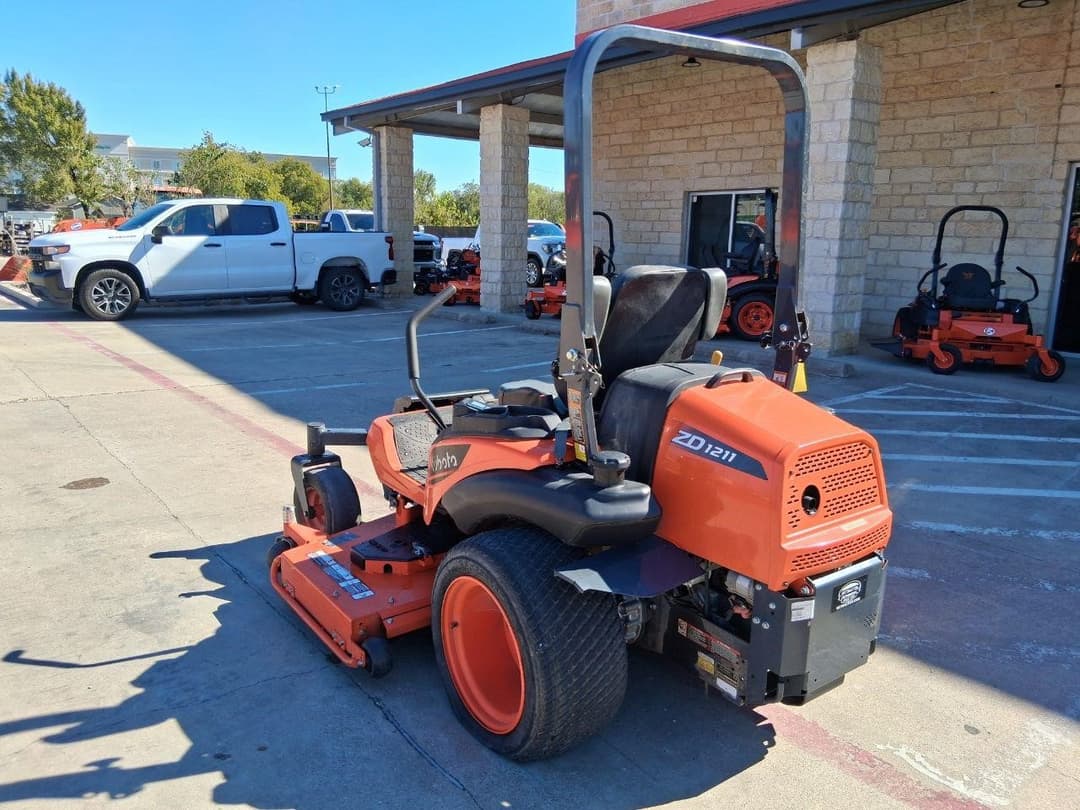 Image of Kubota ZD1211L Primary Image