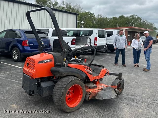 Image of Kubota ZD1211L equipment image 4