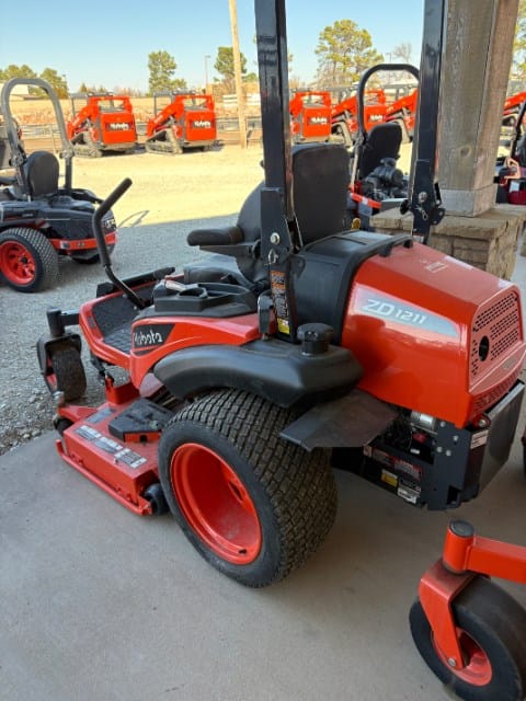 Kubota ZD1211 Equipment Image0