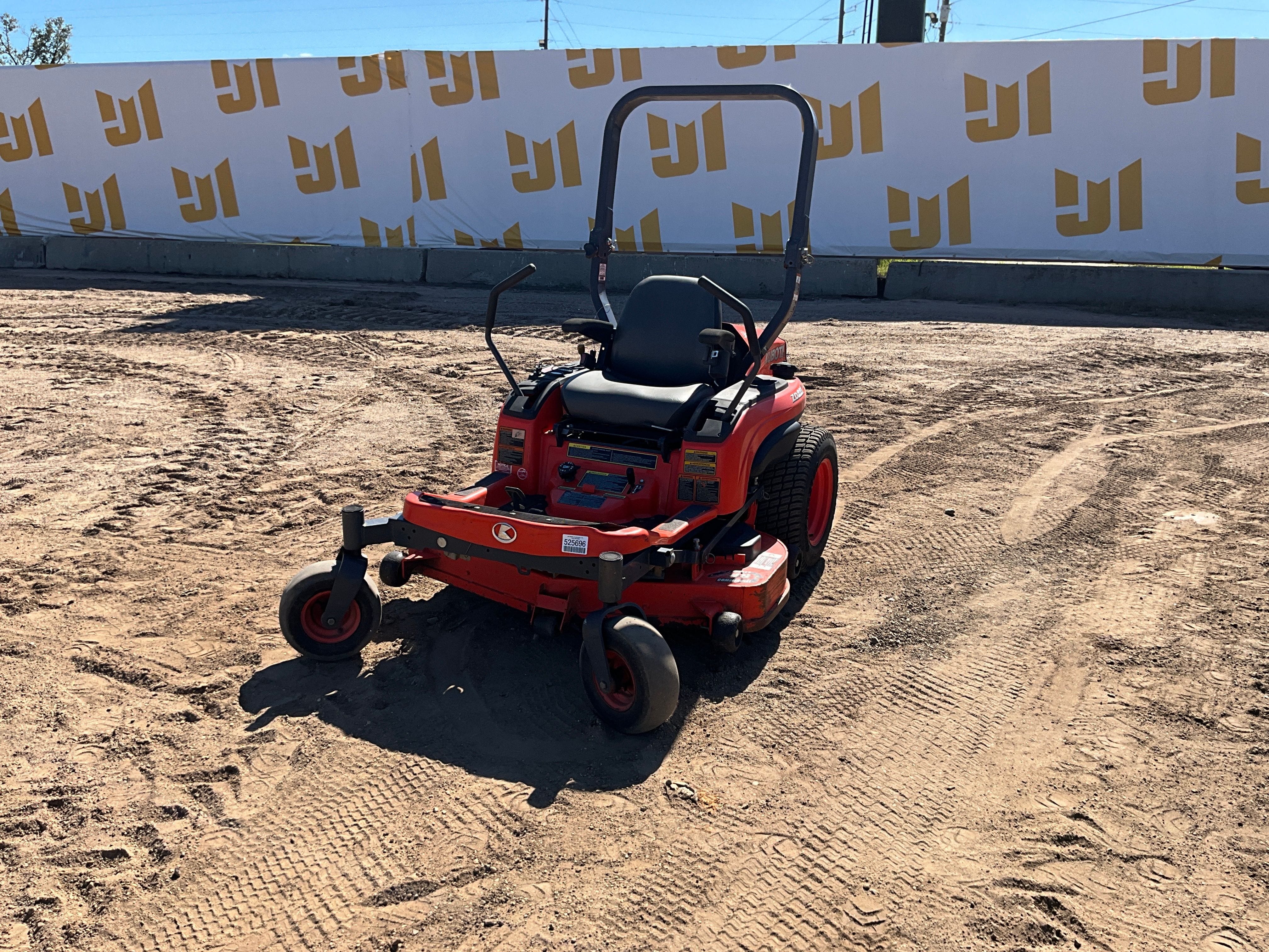 Kubota ZD221 Equipment Image0