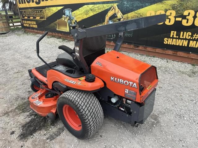 Image of Kubota ZD221 equipment image 1