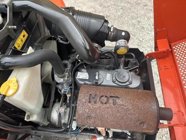 Image of Kubota ZD221 equipment image 2