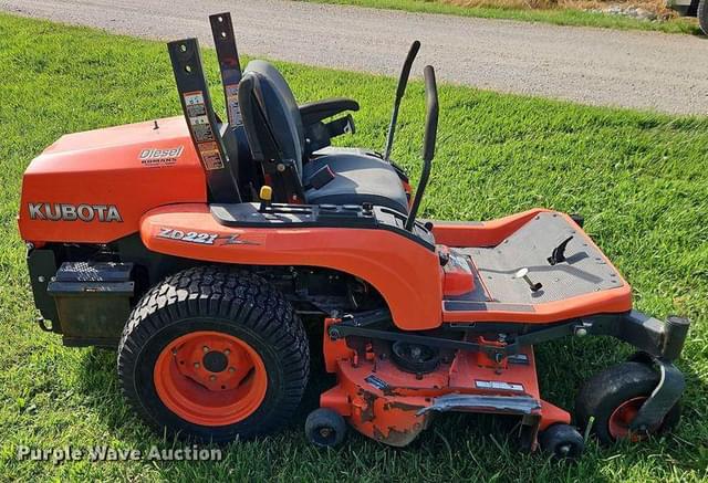 Image of Kubota ZD221 equipment image 3