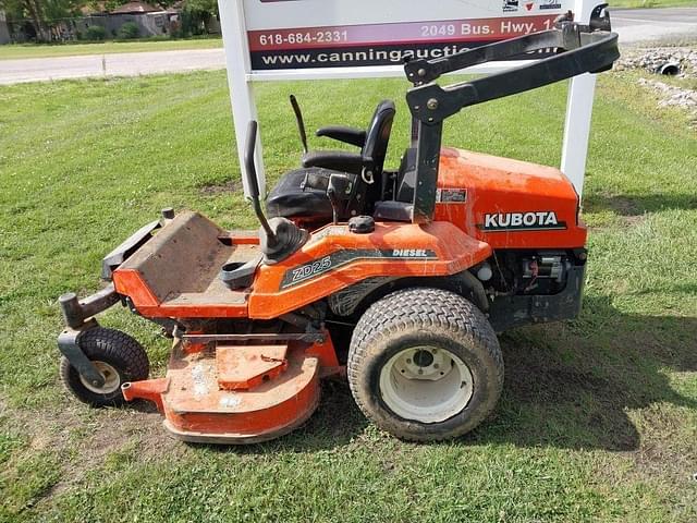 Image of Kubota ZD25 equipment image 4