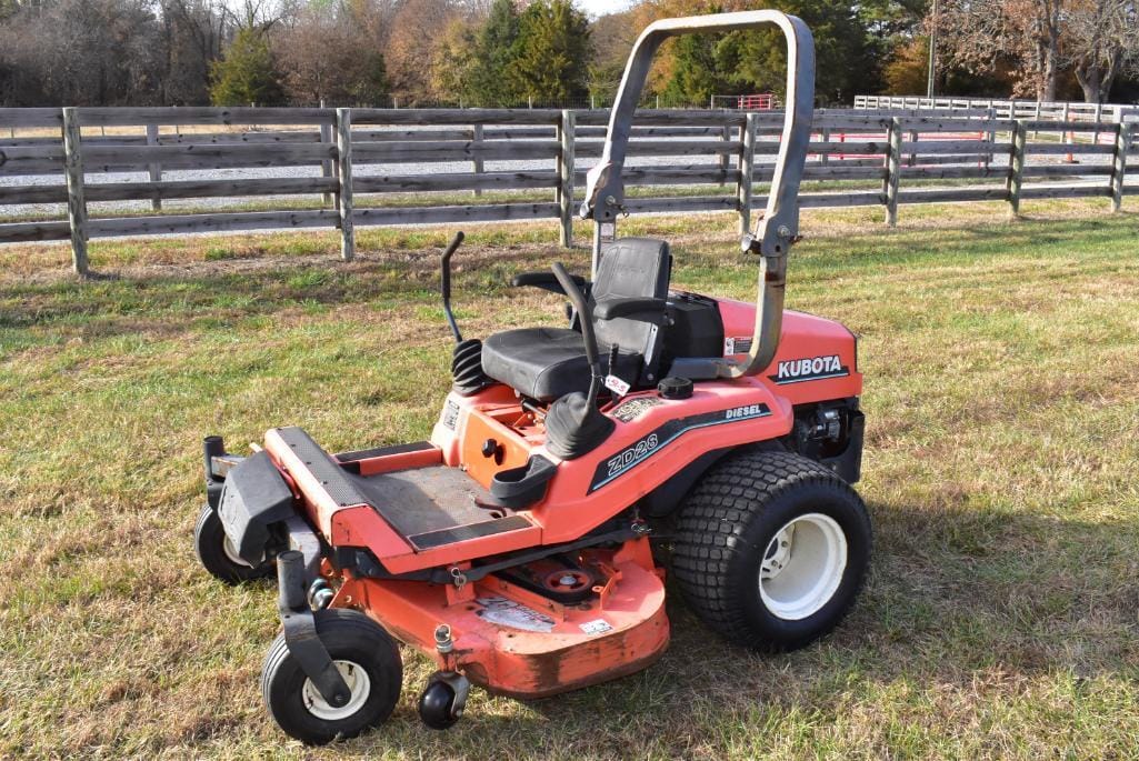 Main image Kubota ZD28