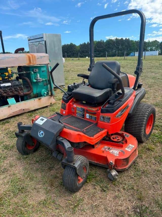 Image of Kubota ZD321 equipment image 1