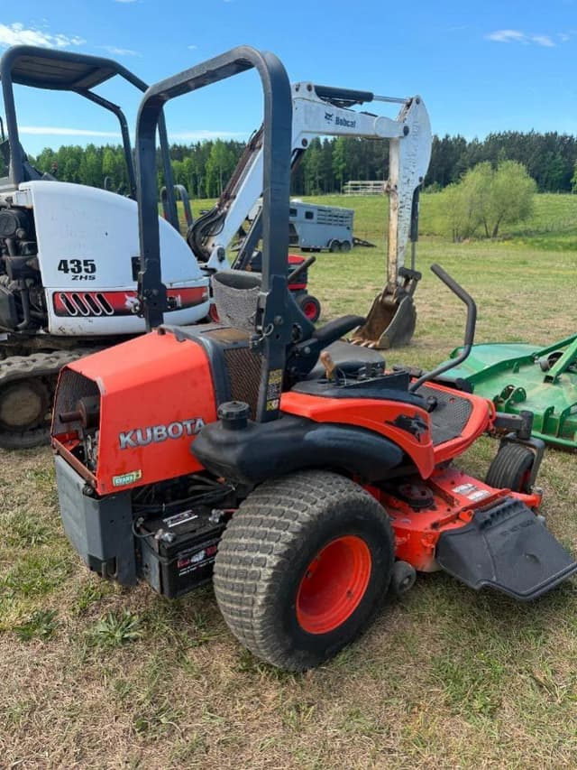Image of Kubota ZD321 equipment image 4