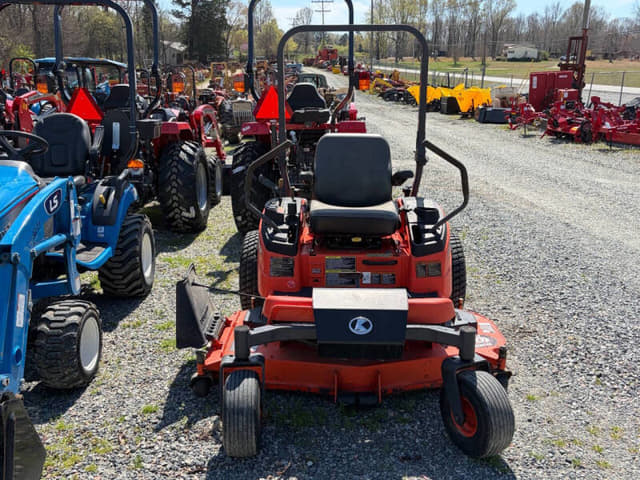 Image of Kubota ZD323 equipment image 2