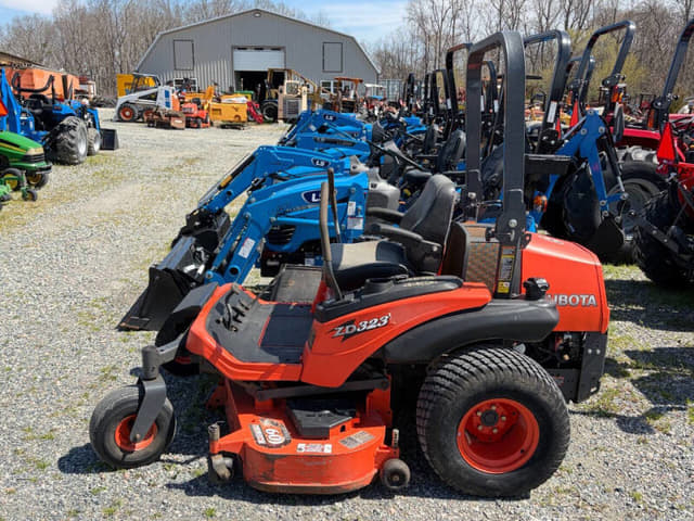 Image of Kubota ZD323 equipment image 3
