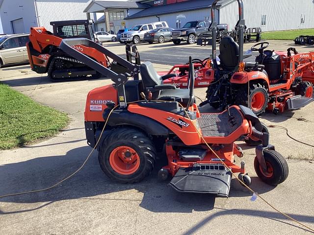Image of Kubota ZD323 equipment image 1