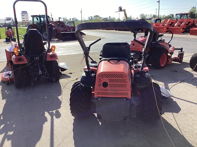 Image of Kubota ZD323 equipment image 3