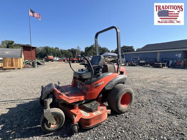 Image of Kubota ZD323 equipment image 2