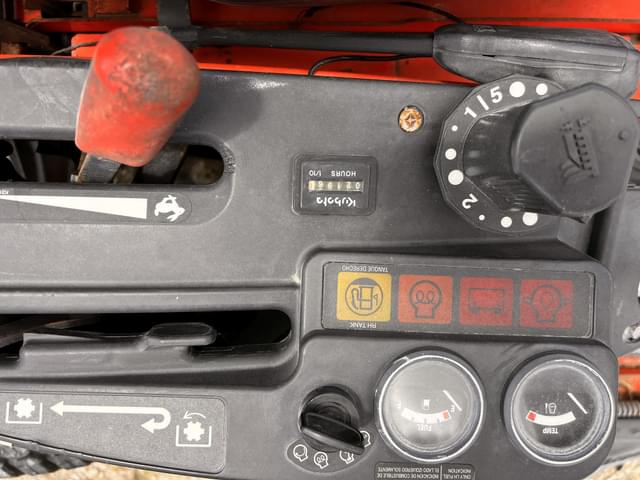 Image of Kubota ZD323 equipment image 2