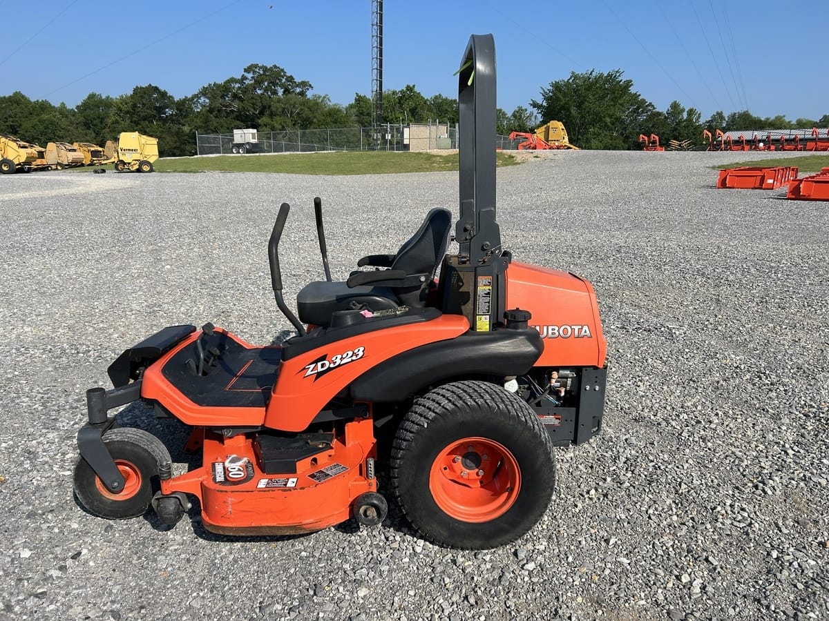 2009 Kubota ZD323 Equipment Image0