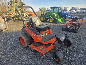 Kubota ZD326 Image