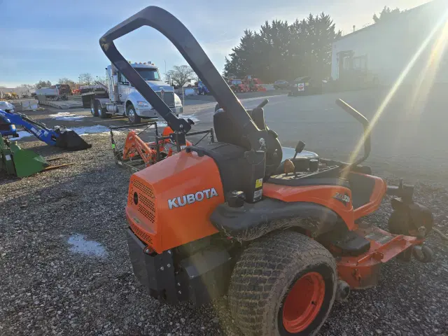 Image of Kubota ZD326 equipment image 1