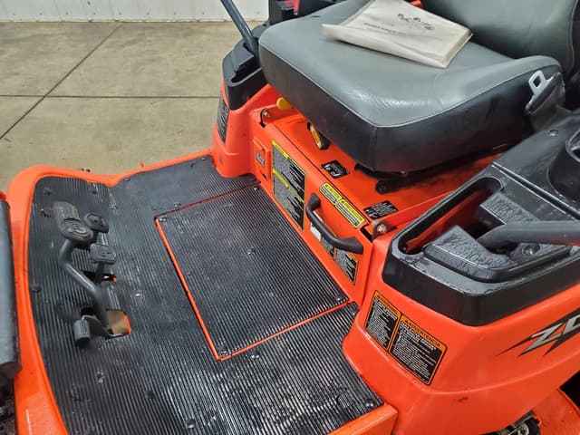 Image of Kubota ZD326 equipment image 3