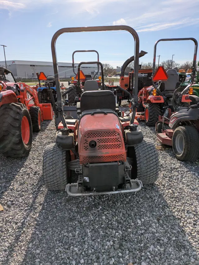 Image of Kubota ZD326 equipment image 4