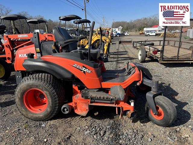 Image of Kubota ZD326 equipment image 2