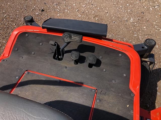 Image of Kubota ZD326 equipment image 4